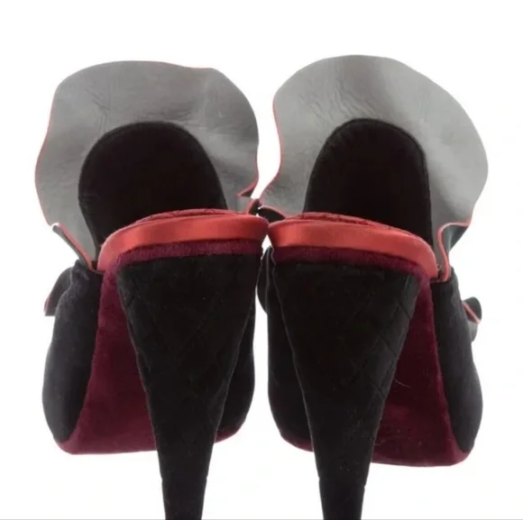 Fendi Black and Burgundy Suede Ruffle Mules - Picture 6 of 15